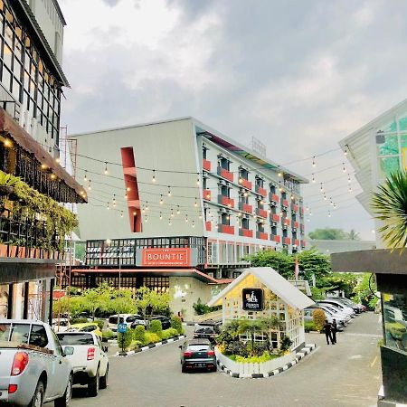 The Bountie Hotel And Convention Centre Sukabumi Eksteriør bilde